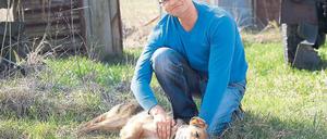 Landliebe. Michael Schierack mit Hund Arthos. Für sein Privatleben bleibt nur wenig Zeit. Wann er seine Kinder sieht? „Schwierig, schwierig, schwierig“, sagt er.