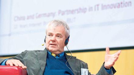 Internet-Pionier. Über ein Jahr hat Werner Zorn an einer Verbindung mit dem amerikanischen CSNET gearbeitet. Am 3. August 1984 erhielt er dann Deutschlands erste Internet-Mail.