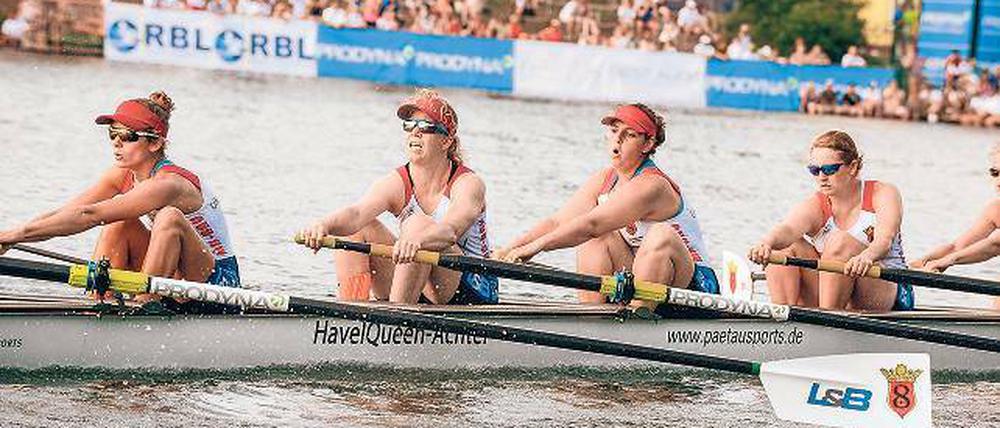 Sie gaben alles. Nach dem unglücklichem Aus im Achtelfinale kämpften die „Havelqueens“ in den Platzierungsrennen und wurden am Ende Tagessechste.