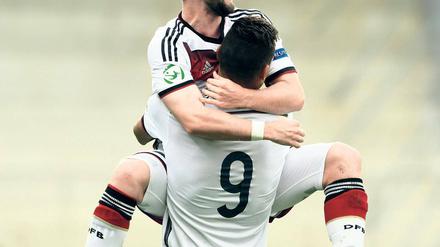 Goldjungs? Davie Selke (vorn) und Marc Stendera jubelten im Halbfinale.