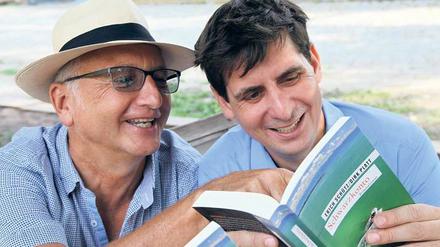 Mörderisch gut. Die Krimiautoren Erich Schütz (l.) und Dirk Platt bei ihrer Buchvorstellung in Potsdam.