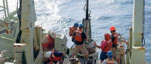 Auf hoher See. Geowissenschaftler der Universität Potsdam sind bei einer Expedition mit dem US-amerikanischen Forschungsschiff „R/V Knorr“ im Nordpazifik auf bislang unbekannte Lebewesen gestoßen.