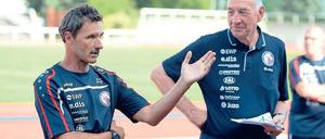 Neues Trainergespann bei Turbine Potsdam: Chefcoach Bernd Schröder (r.) freut sich über die Verstärkung durch Achim Feifel, der vor allem die Nachwuchsspielerinnen im technisch-taktischen Bereich schulen soll.