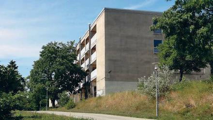 Robust. Der DDR-Typenbau soll saniert und umgebaut werden.