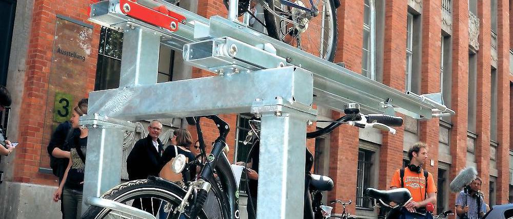 Praktisch? Die neuen Doppelstockständer im Test.