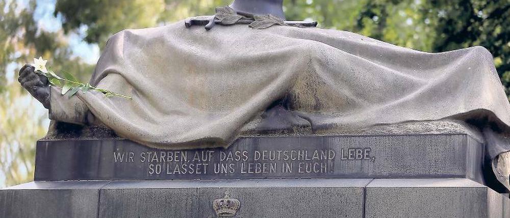 Sinnsuche in Stein. Kriegerdenkmal auf dem Berliner Garnisonsfriedhof für die gefallenen Soldaten des Ersten Weltkriegs.