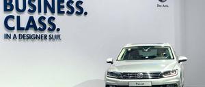 Weltpremiere: Volkswagen will mit der neuen Generation seines Passats stärker im Premiumsegment der Konkurrenz von Mercedes und BMW wildern. Im Volkswagen Designzentrum in der Schiffbauergasse wurde das neue Modell am Donnerstagabend erstmals der Öffentlichkeit vorgestellt.