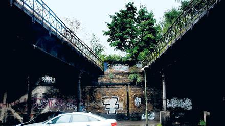 Maroder Charme. Die meisten Brücken über die Yorckstraße in Berlin sind ohne Betrieb. Ein paar Meter weiter erneuert die Bahn aber die Anlagen der S-Bahnlinie S 1. Die Yorckstraße ist deshalb von Freitag, 20 Uhr, bis Montag, 5 Uhr, hier voll gesperrt.