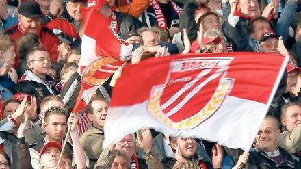Voller Energie. Der Beamte beobachtete auch Rechtsextreme im Umfeld des Fußballklubs, sein früherer Kollege war dort als Sicherheitschef für die Ordnerdienste im Stadion der Freundschaft verantwortlich.