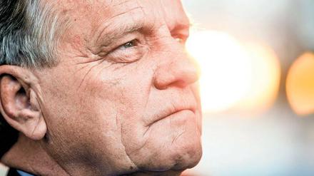 Lichtblick gesucht. BER-Chef Hartmut Mehdorn hat im Moment nicht viele gute Nachrichten zu verkünden.