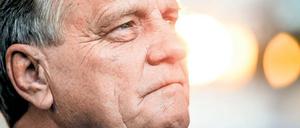 Lichtblick gesucht. BER-Chef Hartmut Mehdorn hat im Moment nicht viele gute Nachrichten zu verkünden.