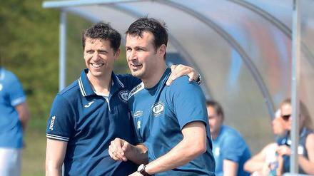 Ein erfolgreiches Team trennt sich nach dieser Saison. André Kather (r.) verlässt nach einem Jahr den RSV. Sein Co-Trainer Jan Walle (l.) soll ihm nachfolgen. Das Foto entstand beim 7:0-Sieg gegen die SG Michendorf im April 2014.