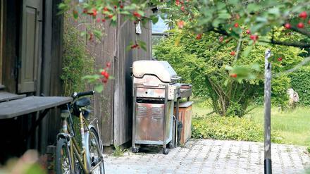 Der Brandort. Dieser Grill in der Alexandrowka geriet außer Kontrolle.