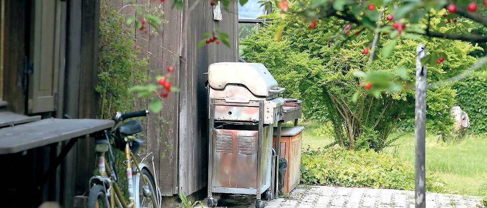 Der Brandort. Dieser Grill in der Alexandrowka geriet außer Kontrolle.