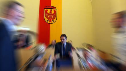 Um ihn herum gruppiert sich das Potsdamer Stadtparlament neu: Oberbürgermeister Jann Jakobs.