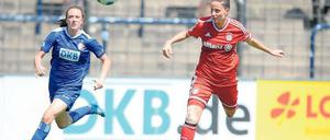 Den Ball im Blick. Lisa Evans bereitete den 1:1-Ausgleich vor.