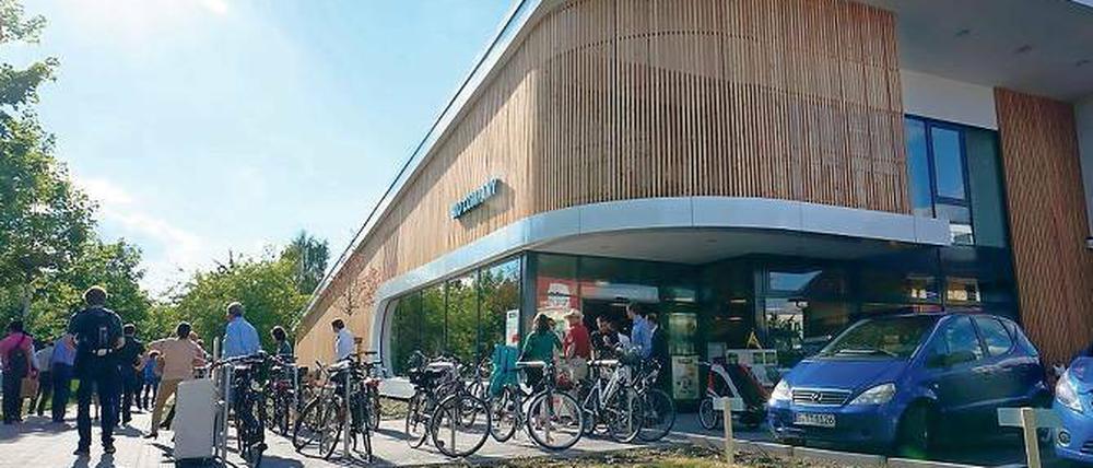 Per pedalis zum Biomarkt. Von den befürchteten Verkehrsproblemen war gestern nichts zu erkennen.