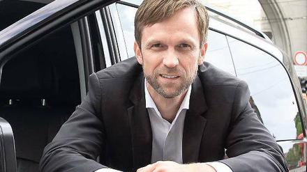 Er kennt die Stars. Dem Potsdamer Marc Eiselt gehört der Shuttleservice „CarryGrand“. Der 44-Jährige fährt Schauspieler zu ihren Drehorten – allerdings vermietet er seine Limousinen zum Beispiel auch für Hochzeiten.