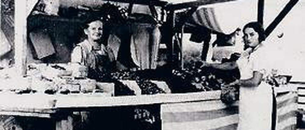 Marktgröße. Michendorfer verkauften ihr Obst auf dem Wittenbergplatz.
