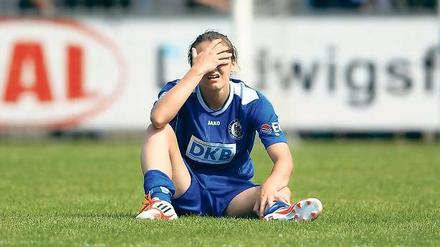 Niedergeschlagen. Lidija Kulis erzielte mit dem 2:2 ihren ersten Bundesliga-Treffer. Die gelernte Stürmerin war erneut als linke Verteidigerin im Einsatz.