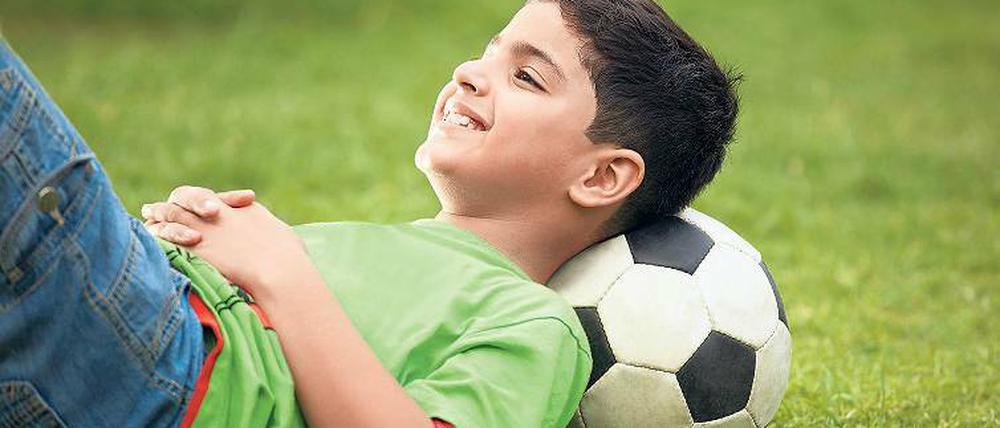 Später Anpfiff. Die Fußball-Weltmeisterschaft in Brasilien, die am 12. Juni beginnt, wird ein später Spaß. Viele Spiele beginnen erst am späten Abend und gehen bis in den frühen Morgen hinein – die Schulen reagieren positiv.
