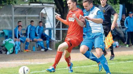 Mit guten Ansätzen in einer schwachen Partie konnte Jean-Marc Soine (l.) der SVB-Reserve keine wirklichen Impulse geben. Sebastian Knaack indes ist mit Oranienburger FC in der Brandenburgliga so gut wie sicher.