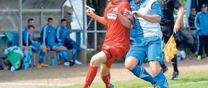 Mit guten Ansätzen in einer schwachen Partie konnte Jean-Marc Soine (l.) der SVB-Reserve keine wirklichen Impulse geben. Sebastian Knaack indes ist mit Oranienburger FC in der Brandenburgliga so gut wie sicher.