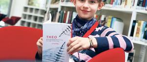 Mit Schnecke zum Sieg. Die elfjährige Lucy Gäbele machte beim Theo-Schreibwettbewerb mit und gewann mit ihrer Geschichte über eine Schnecke. „Einfach loslegen und keine Angst haben, etwas falsch zu machen“, ist ihr Rat für alle, die auch schreiben wollen. Sie selbst würde gern Schriftstellerin werden.