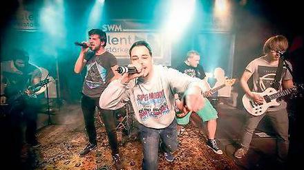 Heute im „Freiland“: Die Hip-Hop-Crew „STBeatz“ und weitere Bands spielen live und werben dafür, dass Jugendliche zur Wahl gehen.