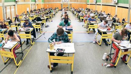 Im Test. Die bundesweiten Prüfungen sollen pro Fach 90 Minuten dauern.