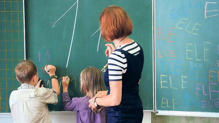 Zahlenspiele. 160 Millionen braucht die Stadt in den kommenden Jahren für den Ausbau der Potsdamer Schulen. Woher das Geld kommen soll, ist eines der Hauptthemen im Wahlkampf – und in den Wahlprogrammen.