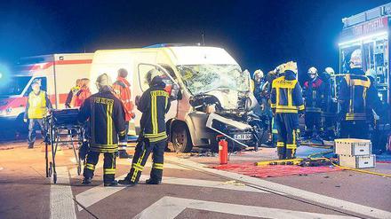 Verplombte Fracht. Die Feuerwehrleute aus Nuthetal wussten nichts von dem Gefahrgutpaket.