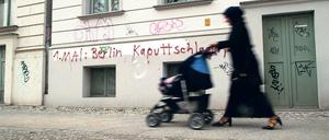 Zeichen an der Wand. Trotz solcher martialischer Parolen an Kreuzberger Häuserwänden blieb der 1. Mai im Vorjahr ziemlich ruhig.