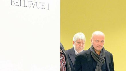 Was war wirklich los? In der Affäre um Ex-Justizminister Volkmar Schöneburg (r.) soll sein Amtsnachfolger Helmuth Markov nun endlich Aufklärungsarbeit leisten. Dies fordert die Opposition im Landtag.