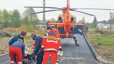 Tragisch. Ein 53-jähriger Bauarbeiter fiel drei Meter in die Tiefe.