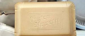Alte Erfindung. Rund 100 Jahre alt ist ein geprägter Pappteller, der in Luckenwalde von Buchbinder Hermann Henschel (1843-1918) patentiert wurde.