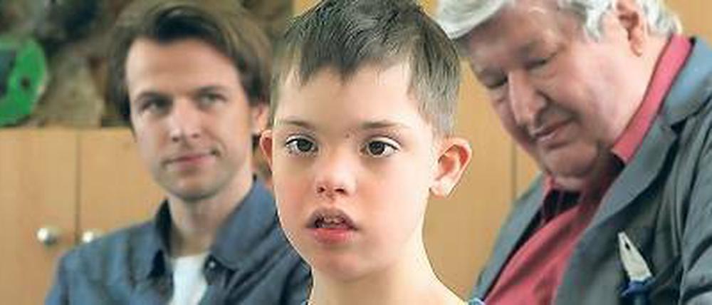 Filmstars. Der neunjährige Robby spielt den Zirkusartisten Benni, der den Hausmeister Helmut Kraus wieder mit seiner Familie versöhnt.