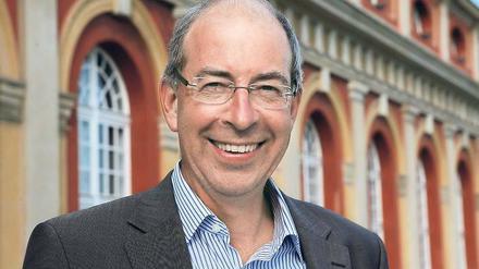Diskussion zum Geburtstag. Martin Sabrow wird 60 Jahre alt. Der Historiker lebt seit 1996 in Potsdam, seit 2004 leitet er das Zentrum für Zeithistorische Forschung (ZZF) am Neuen Markt. Vor seiner wissenschaftlichen Karriere hat er als Lehrer gearbeitet.
