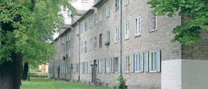 Sanierungsbedürftig. Aber für die Renovierung der Heidesiedlung fehlt Geld.