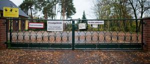 Geschlossen bleiben: Die Haasenburg-Heime wollen ihre Pforten wieder öffnen, Brandenburgs Jugendministerium will genau das verhindern.
