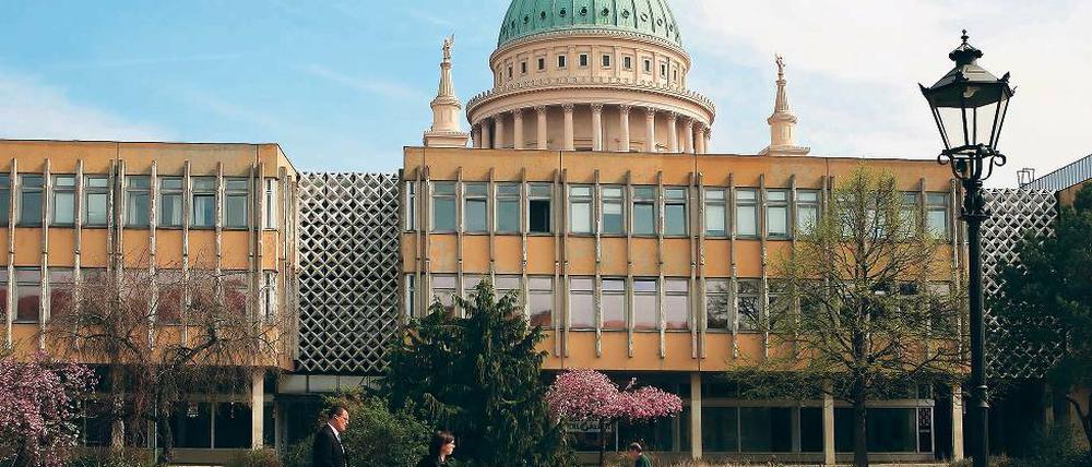 Alte Bleibe. Die FH will den Alten Markt erst verlassen, wenn der Campus Pappelallee komplett fertiggestellt ist.