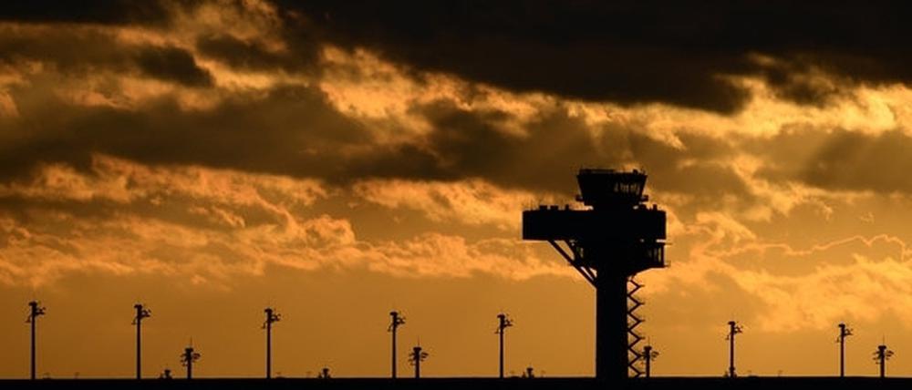 Es wird immer düsterer: Am besten sollte man den neuen Hauptstadt-Flughafen abreissen und neu bauen.