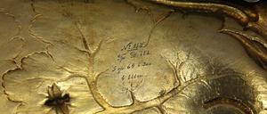 Mit Signatur: Ein Silbertablett des Alten Fritz.