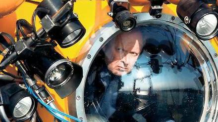 Bullauge, sei wachsam. Borowski (Axel Milberg) geht im Tauchboot auf den Grund. Foto: NDR