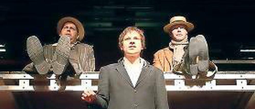 Stefan Peetz, Tilmar Kuhn und Andreas Hueck in Hamlet.