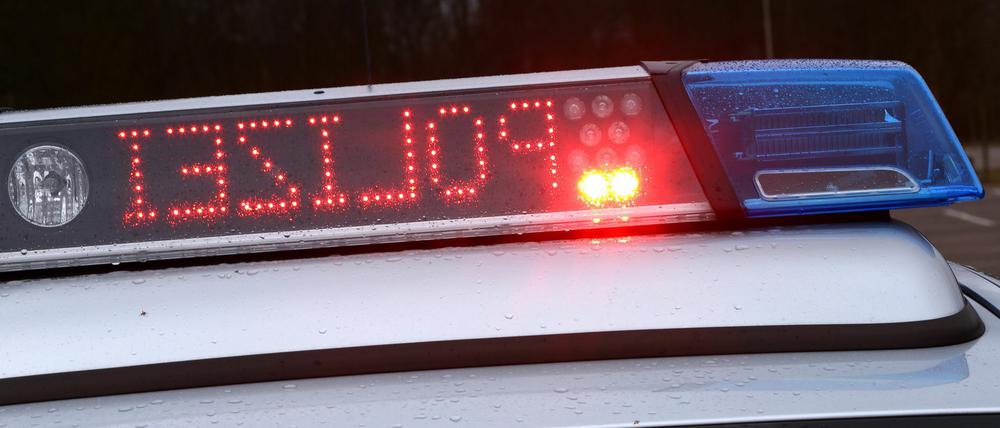 Mit den neuen Licht- und Tonsignalen, ein rotes Blitzlicht ("Flasher") und ein schriller Heulton ("Yelp"), will die Polizei künftig Verkehrskontrollen durchsetzen.