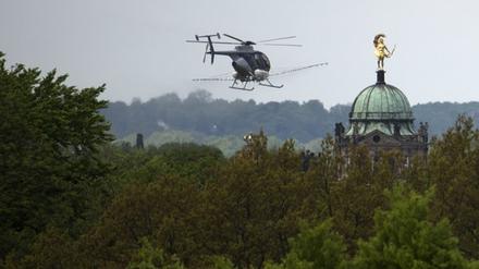 Hubschrauber-Einsatz gegen den Eichenprozessionsspinner.