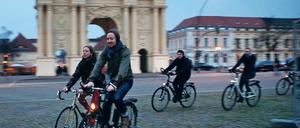 Die Straße erfahren. Rund 25 Radler protestierten am Freitagabend.