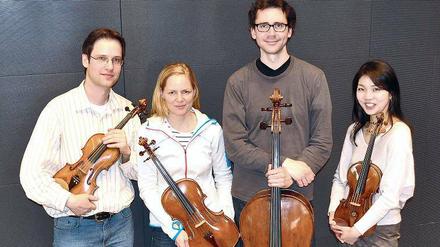 Im geistreichen Diskurs. Johannes Jahnel, Amalia Arnoldt, Felix Nickel und Sayako Kusaka (v.l.n.r.) sind das Konzerthaus Quartett Berlin.