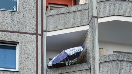 Besser beschirmt: Auf dem Balkon kann man vieles machen - nicht alles ist erlaubt. Und schon gar nicht alles ist für die Öffentlichkeit bestimmt.